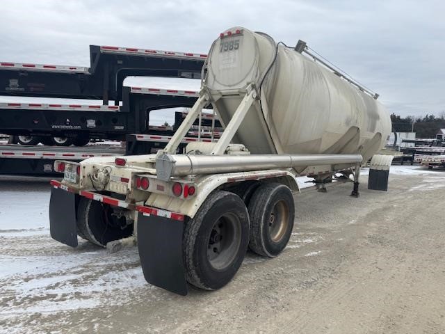 1999 HEIL 1040 CU. FT. PNEUMATIC BULK TANK - image 4 of 6